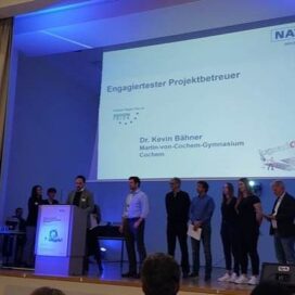 Dr. Kevin Bähner erhielt den Lehrerpreis als engagiertester Projektbetreuer.© Maria Allkämper
